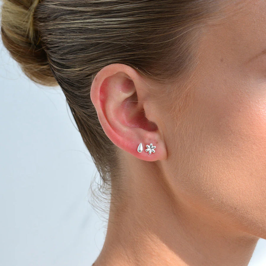 Daisy Stud Earrings