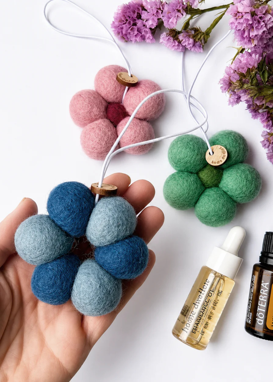 Scented Your Way Felt Freshener - Blue Wreath